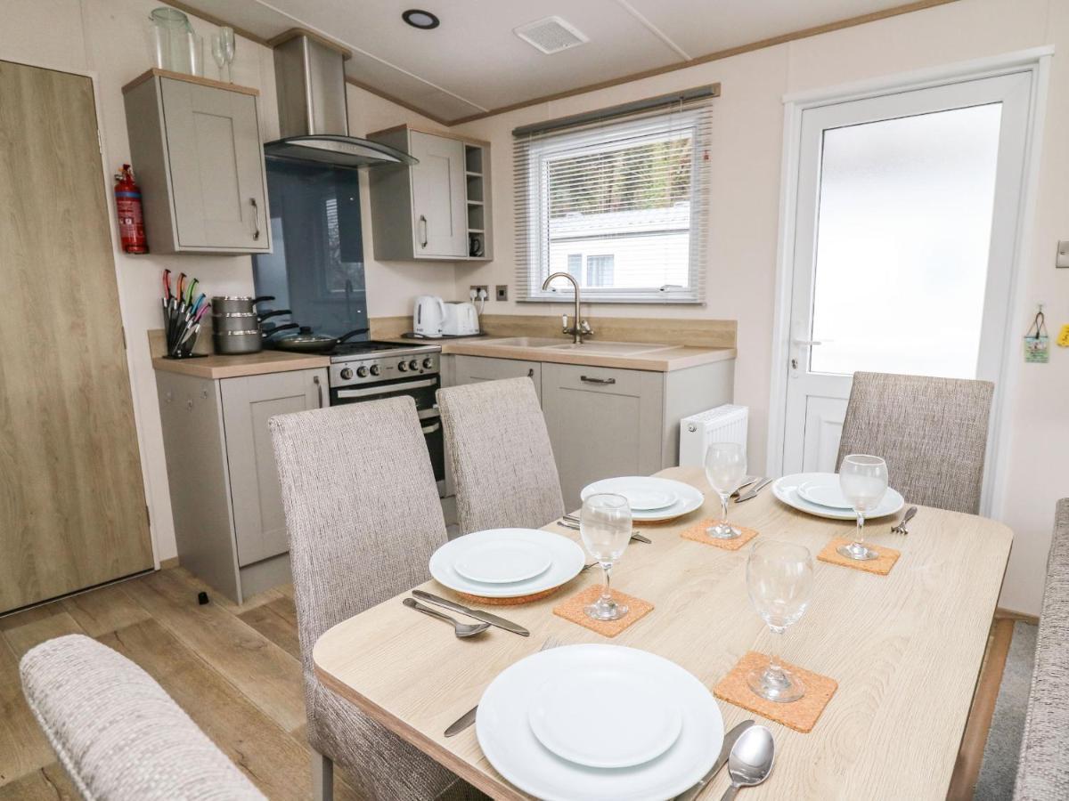 Balmoral Villa Pendine Luaran gambar